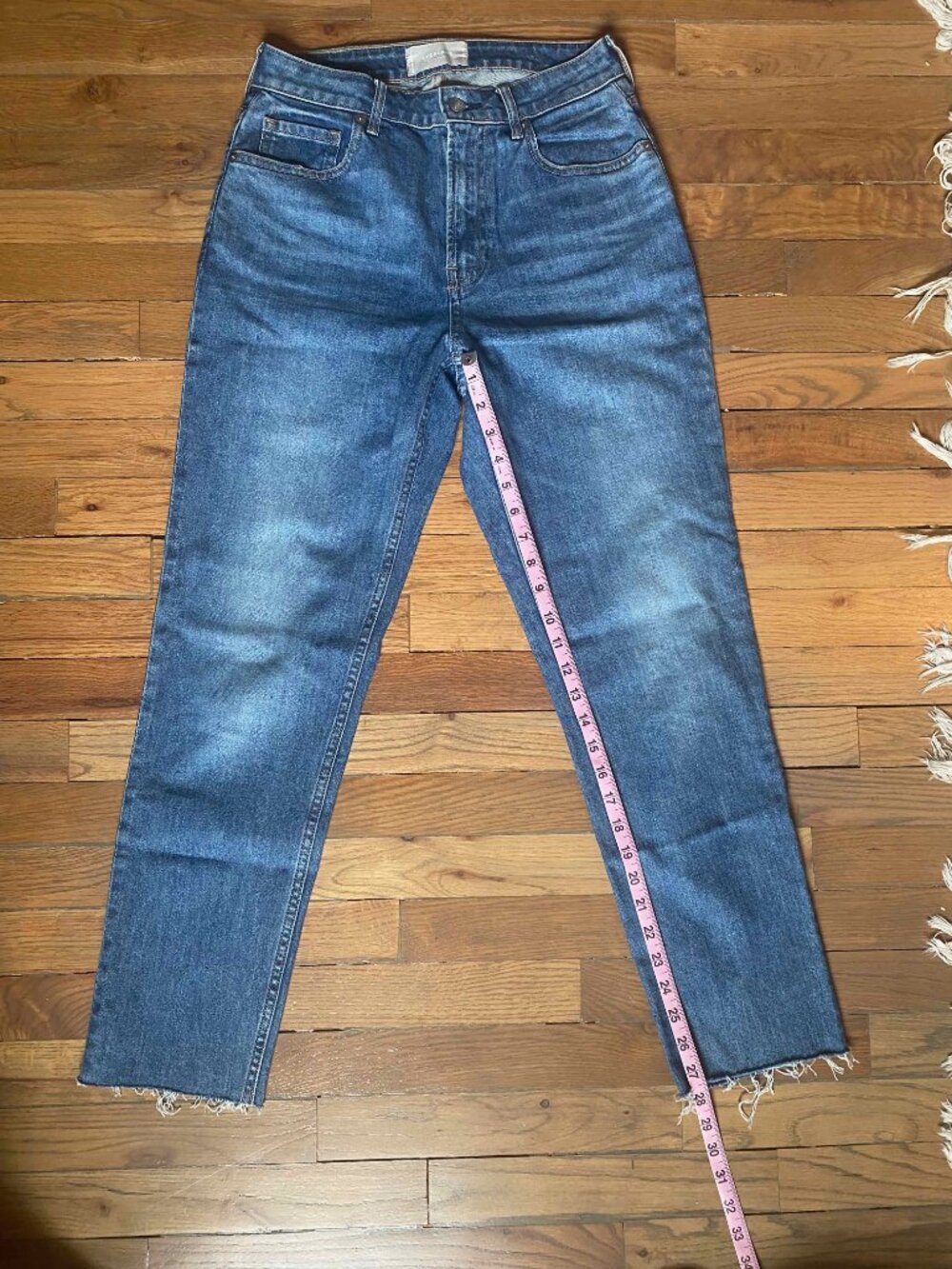 Everlane the curvy cheeky jean raw hem size 28 regular